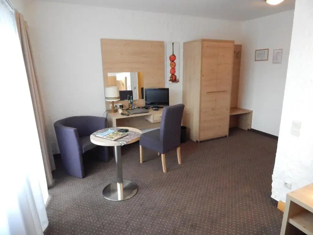 Land Gut Hotel Zum Alten Forsthaus - Chambres