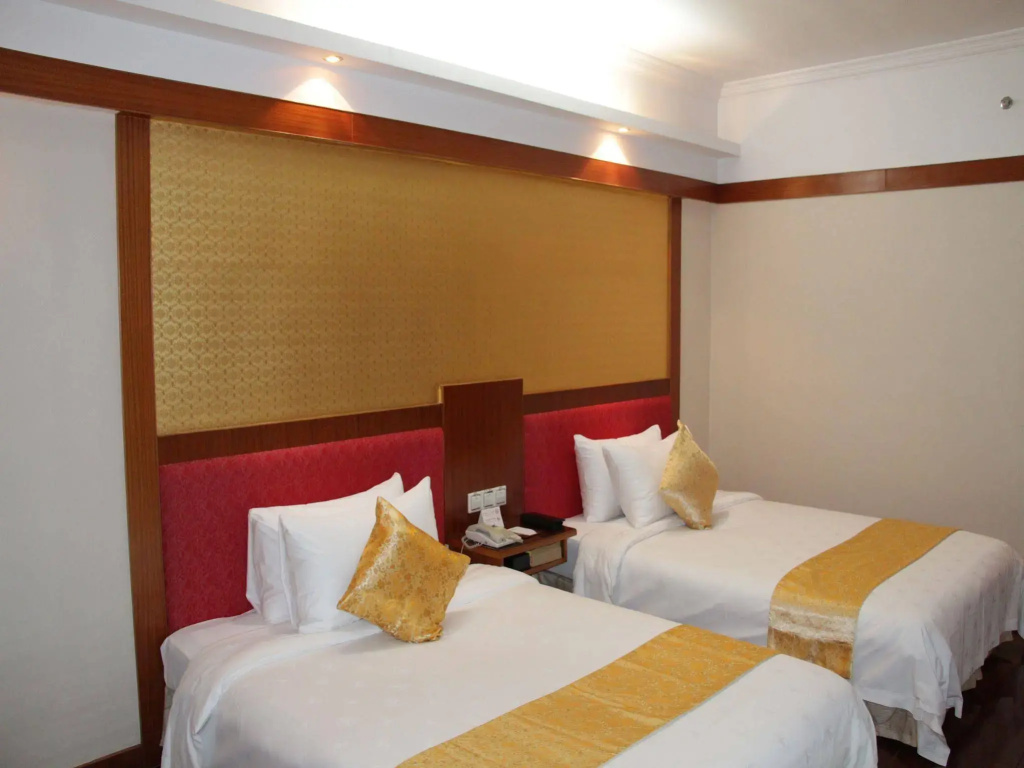 Golden Lustre Hotel