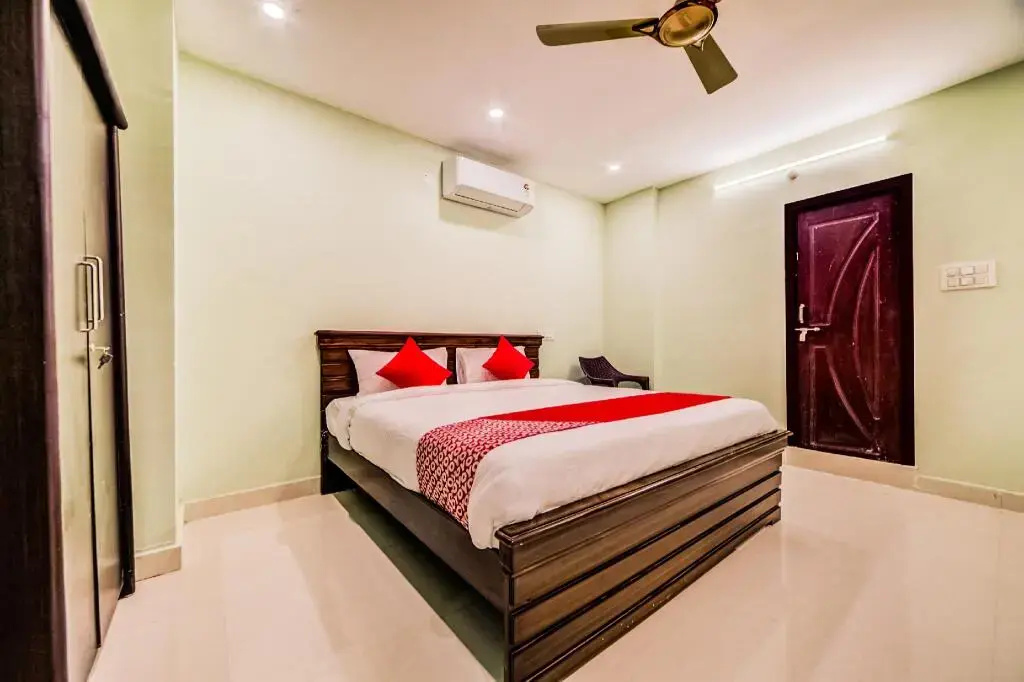 Hotel Shreshta Inn by OYO Rooms