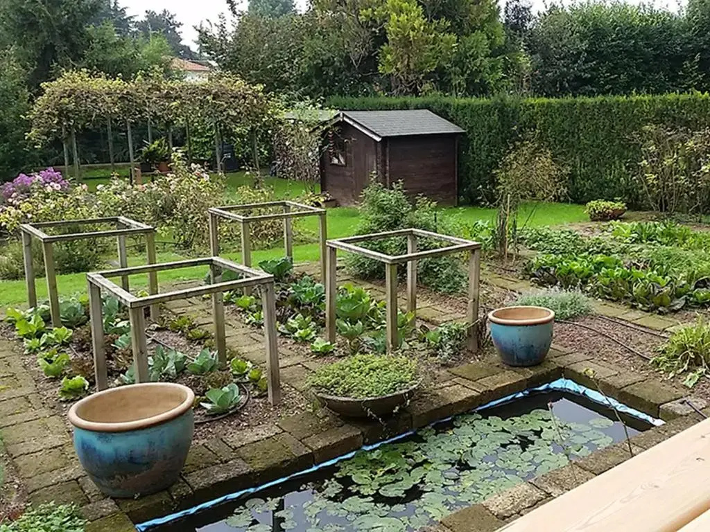 Standard Double room with garden view (full double bed)