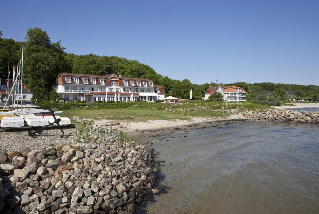 Beach & Waterfront