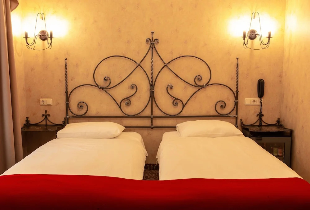Двухместный номер Standard с видом на город двуспальная кровать в Hotel Justus