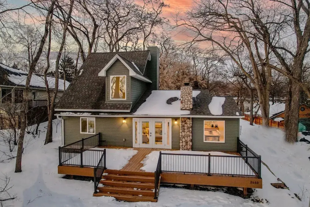 Medicine Lake Manor