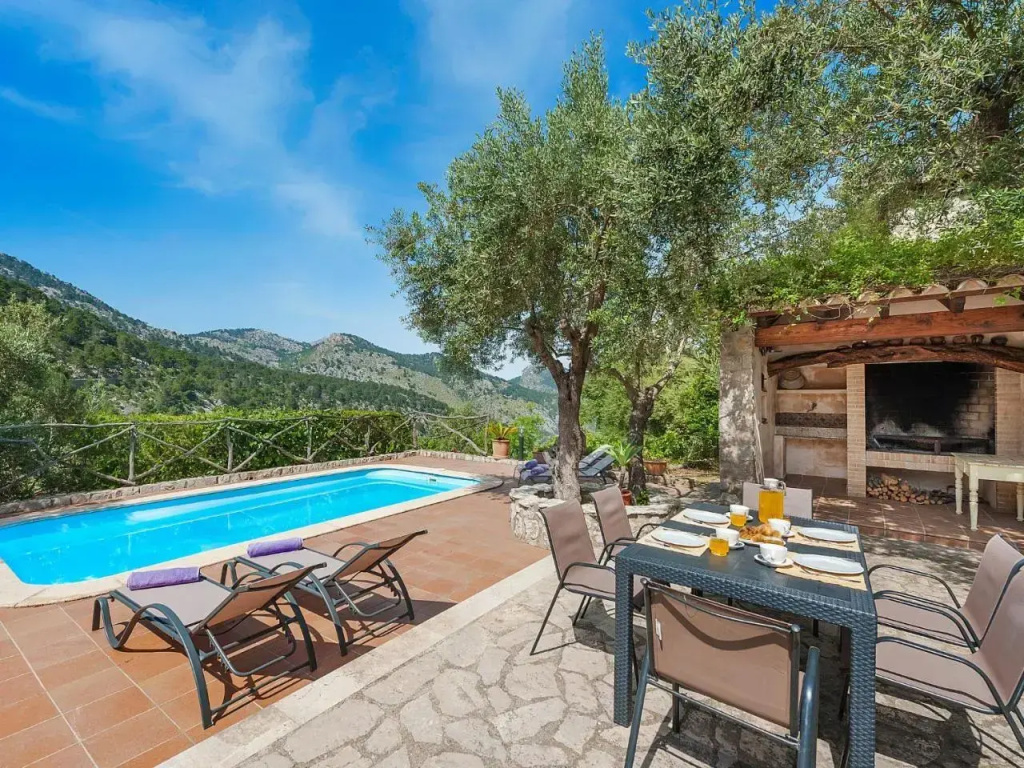 Holiday Home Es Barracar - CMI105