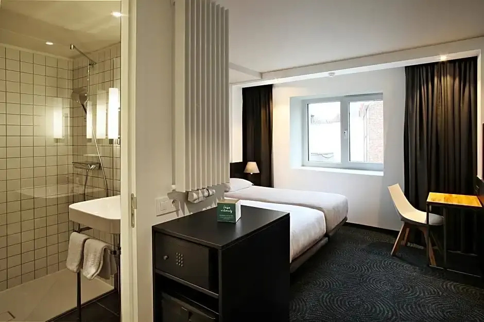 Economy room