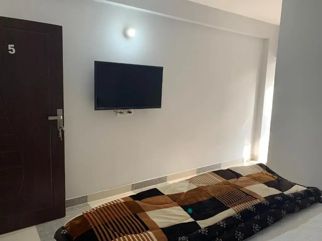 Standard Double room with balcony (full double bed)