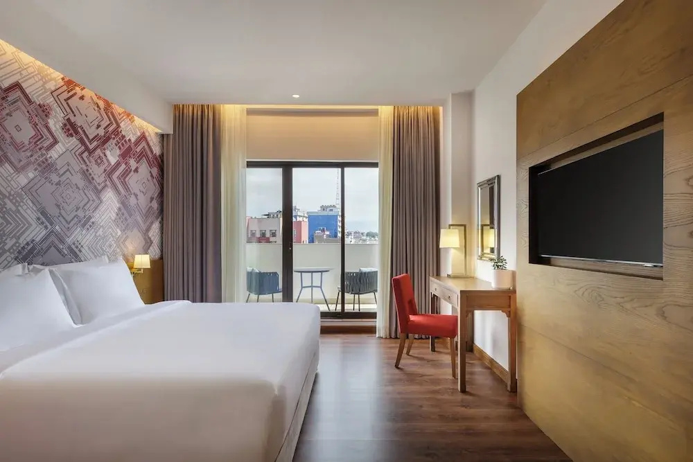 Executive Double room with balcony (full double bed)