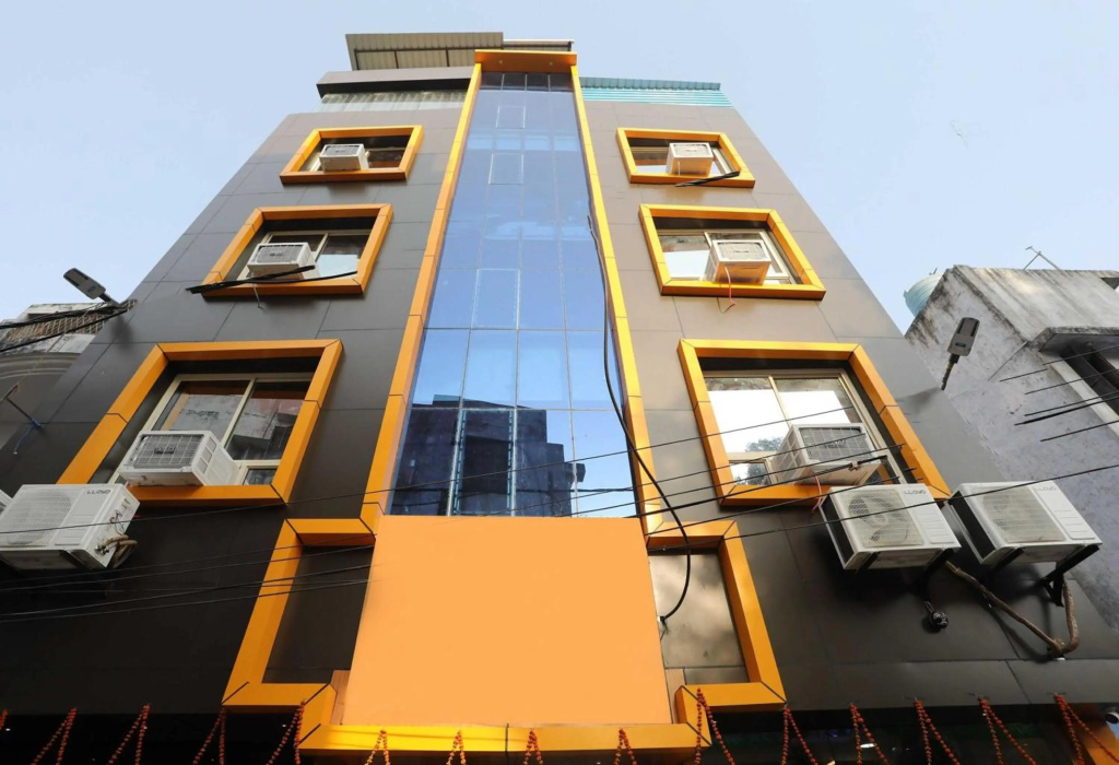 OYO Flagship 22697 Richa Grand Inn