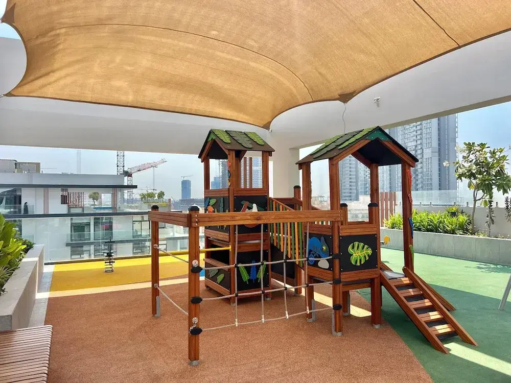 Waves - Comfortable JVC Apt with Balcony