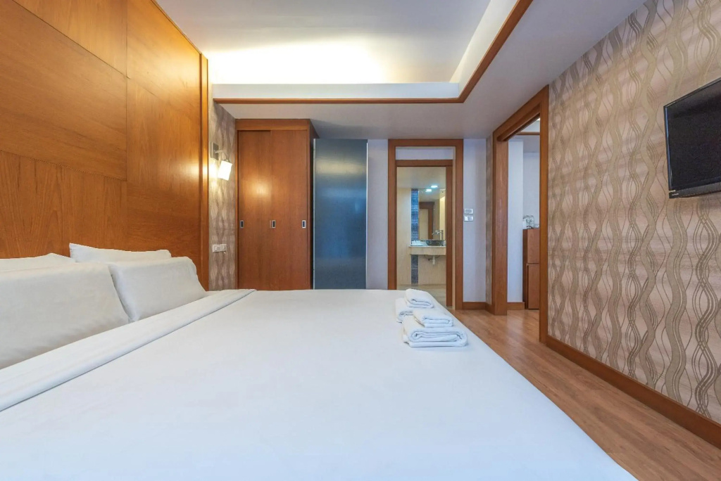 Nonthaburi Palace Hotel — фото