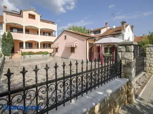 Apartments Folo 401
