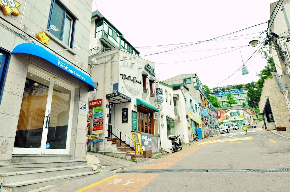 OYO Rooftop Hostel