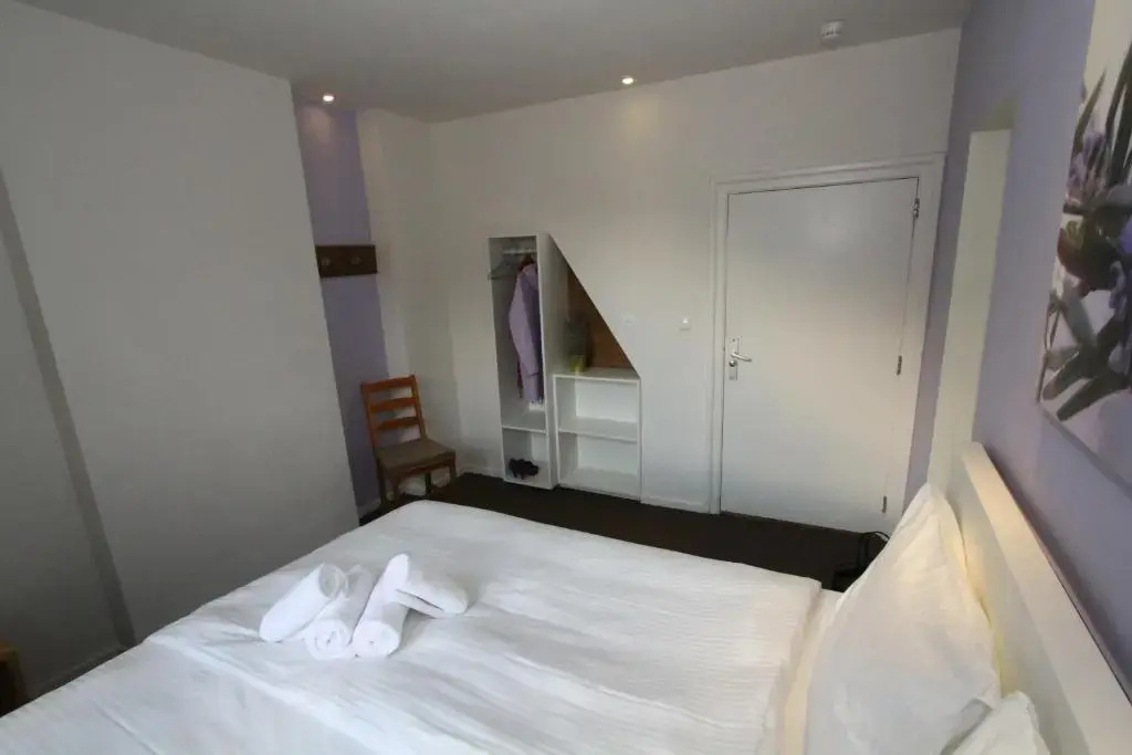 Standard Double room with garden view (full double bed)