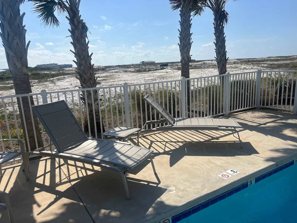 La Casita new Beach Cottage Easy Beach Access