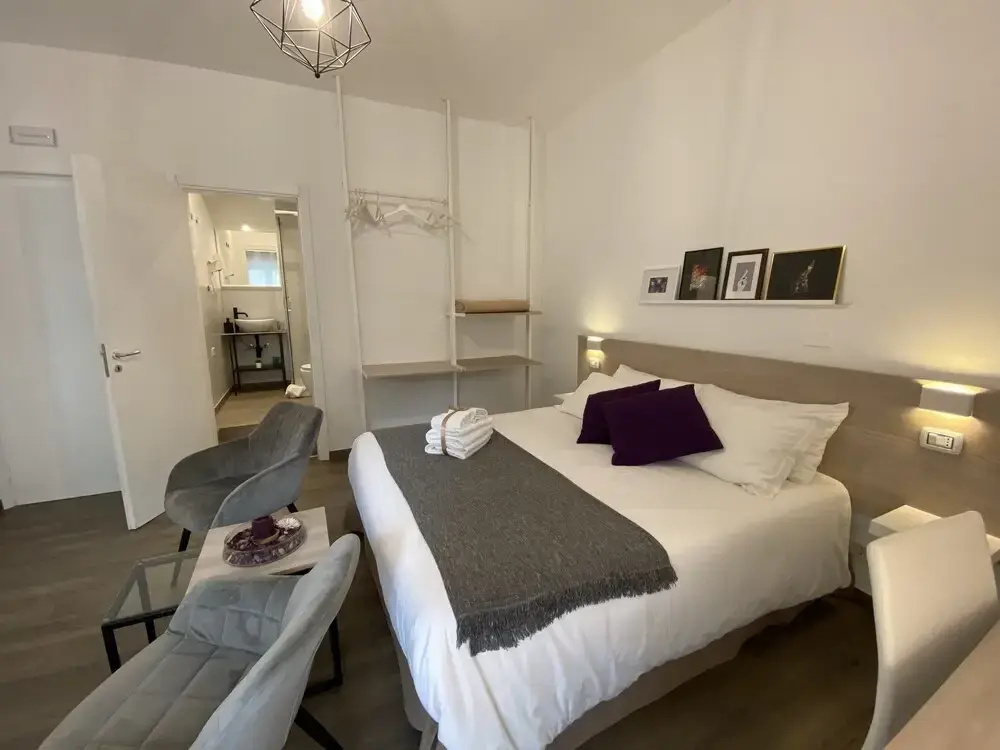 Superior Double room with balcony (full double bed)