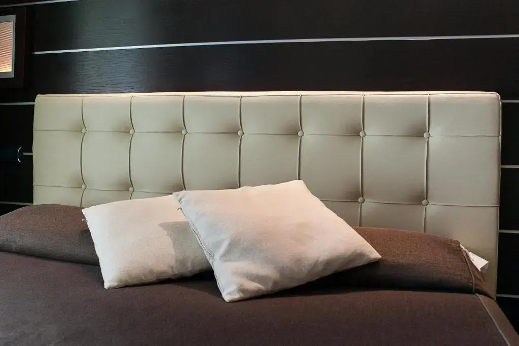 Deluxe Double room with lake view (full double bed)