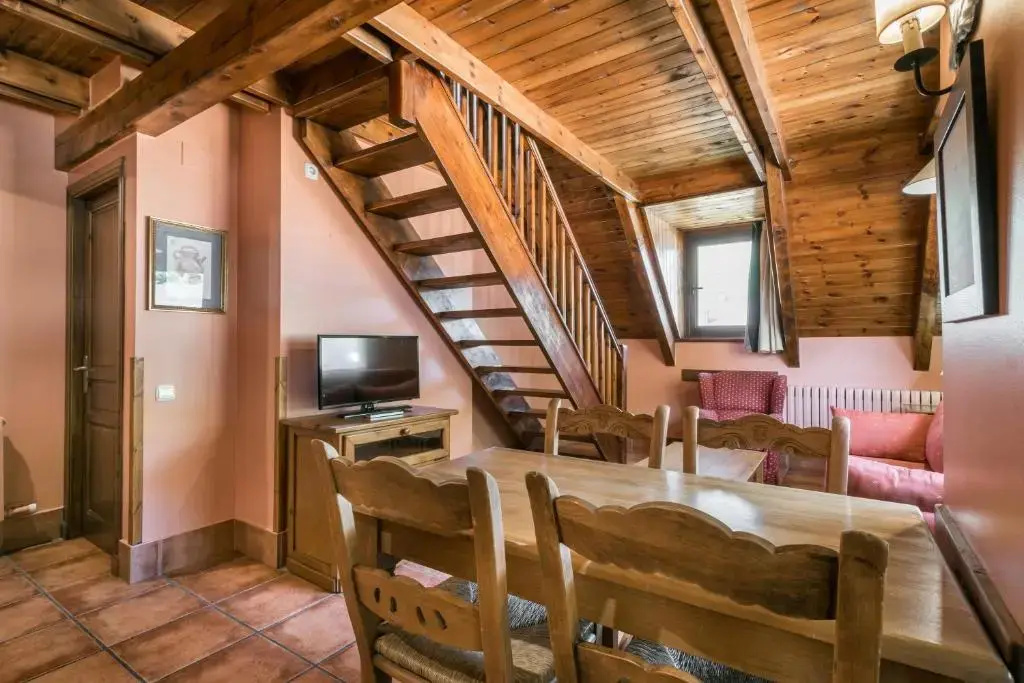 El Refugio de Aran Vielha Aparthotel - Chambres
