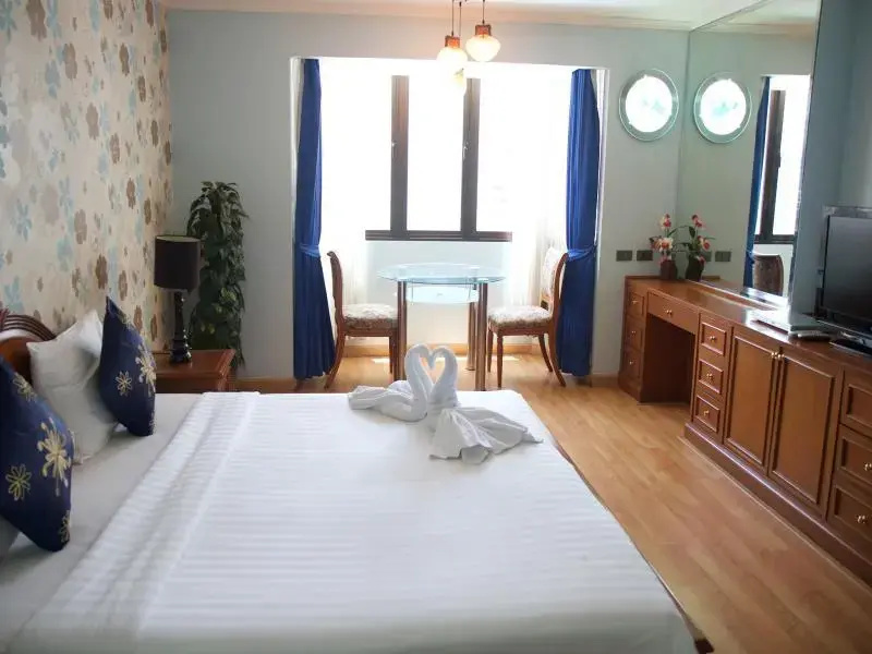 Deluxe Studio