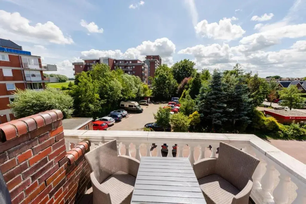 Balcony & Terrace