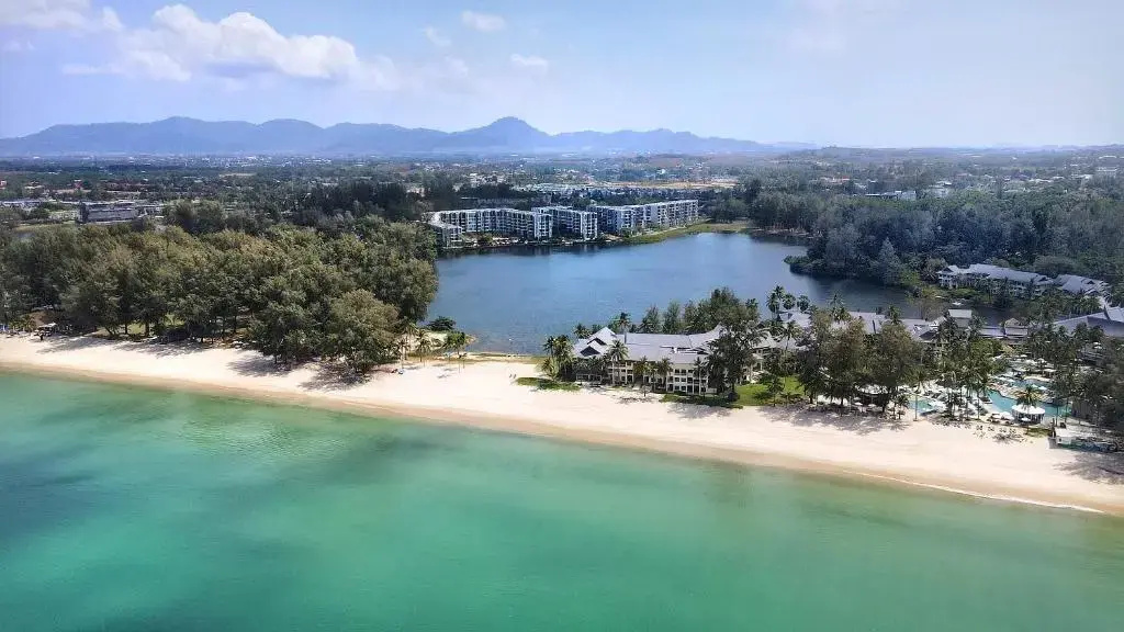 Beach & Waterfront