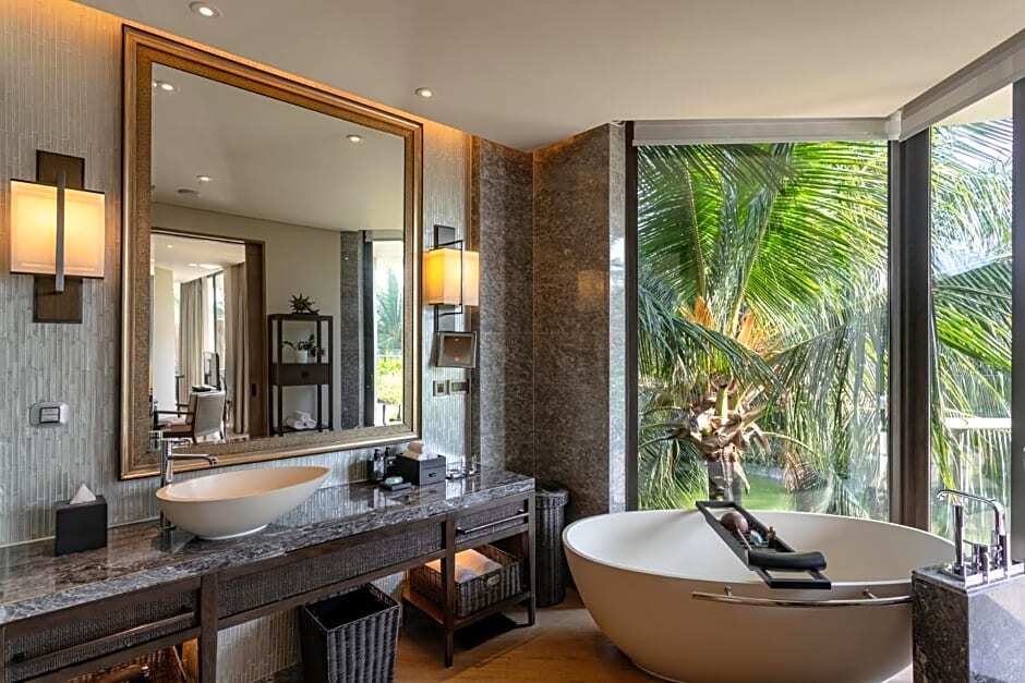 Intercontinental Phu Quoc Long Beach Resort