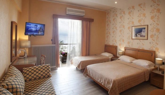 Standard Quadruple room with sea view