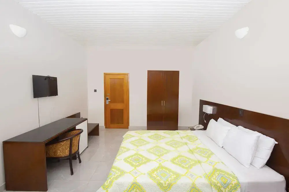 Standard Double room with balcony (full double bed)