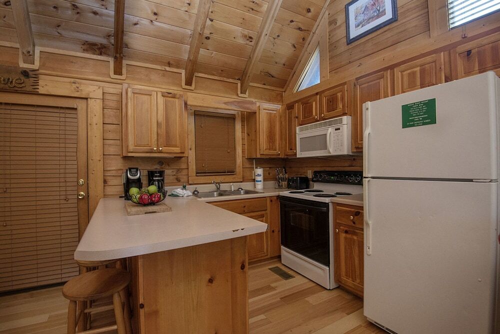 Отель Smoky Safari by Eagles Ridge Resort, фото 8