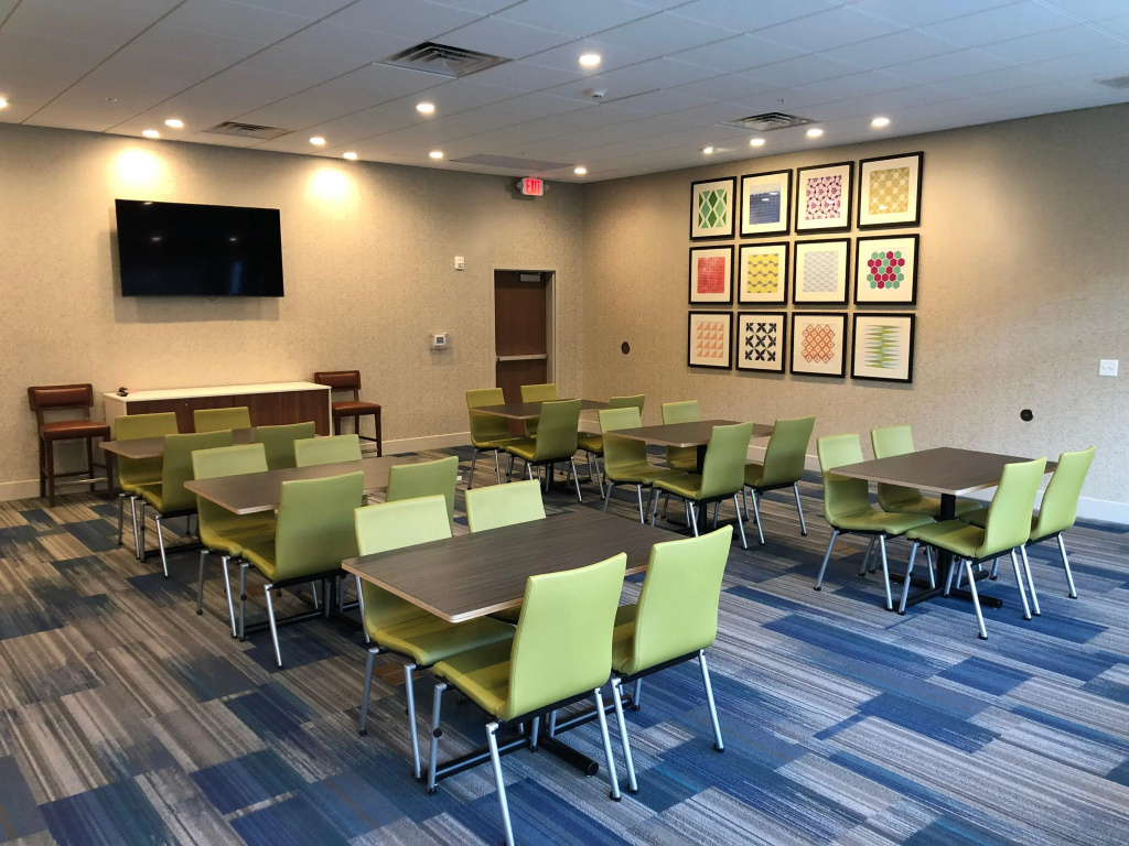Holiday Inn Express & Suites Madison West - Middleton by IHG - фото 19
