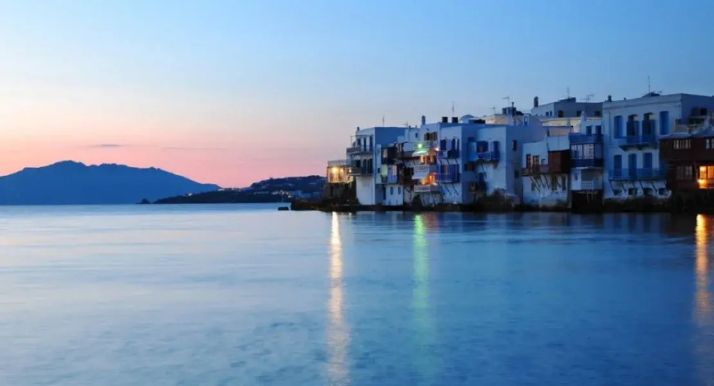 Beach & Waterfront