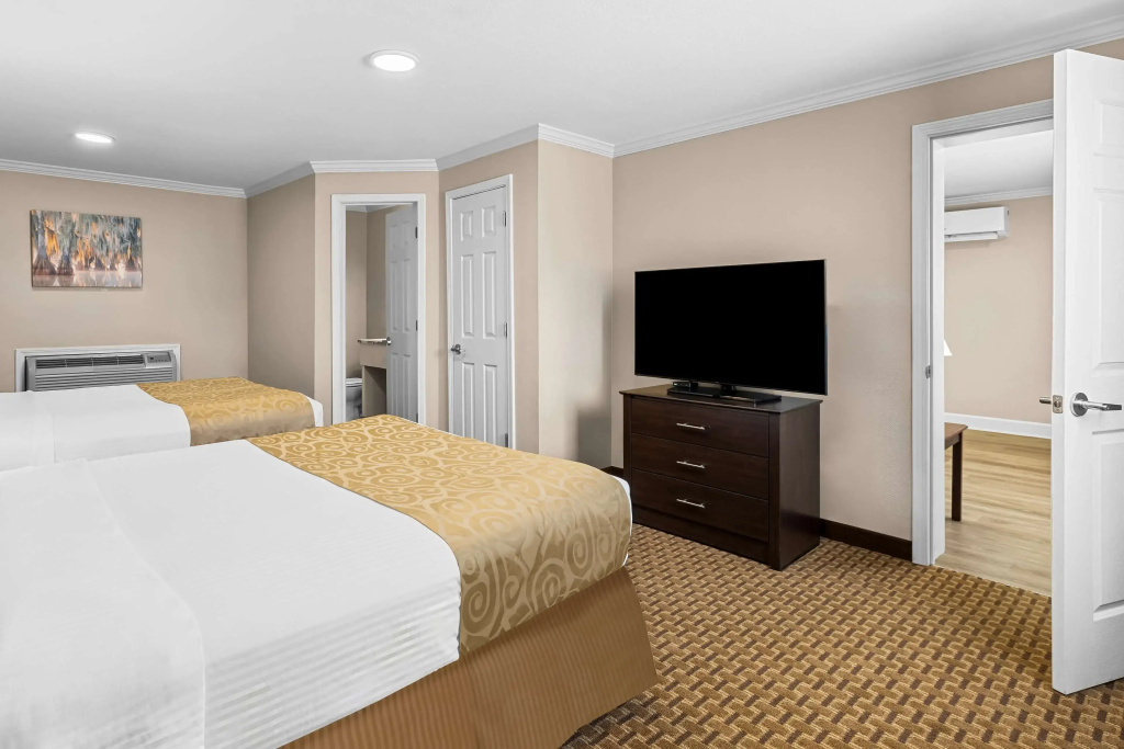 Quadruple Suite