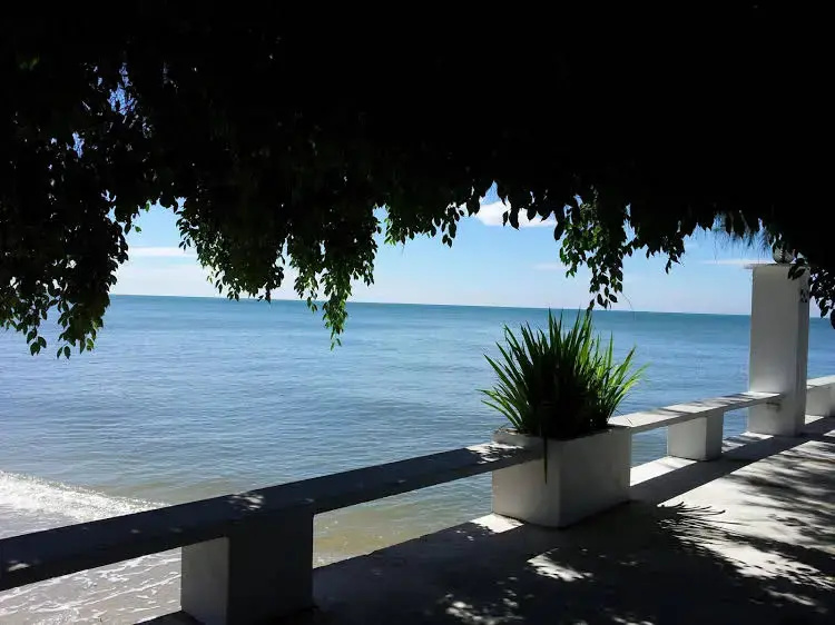 Beach & Waterfront