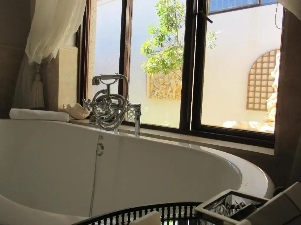 Superior Double room with garden view (full double bed)