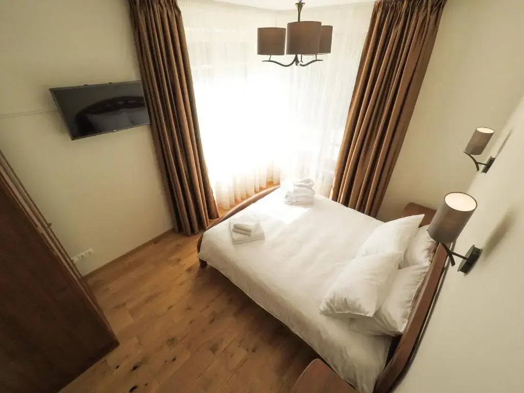 1 Bedroom Basement Apartment