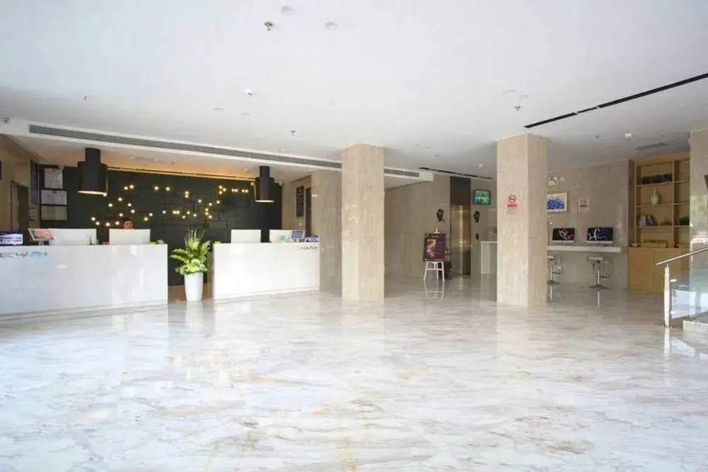 Lobby & Reception