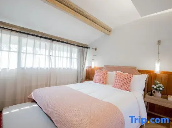 Double Duplex Suite with lake view (full double bed)