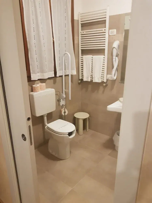 Comfort Double room with city view (full double bed)