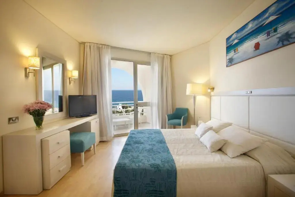 The Golden Coast Beach Hotel - Chambres