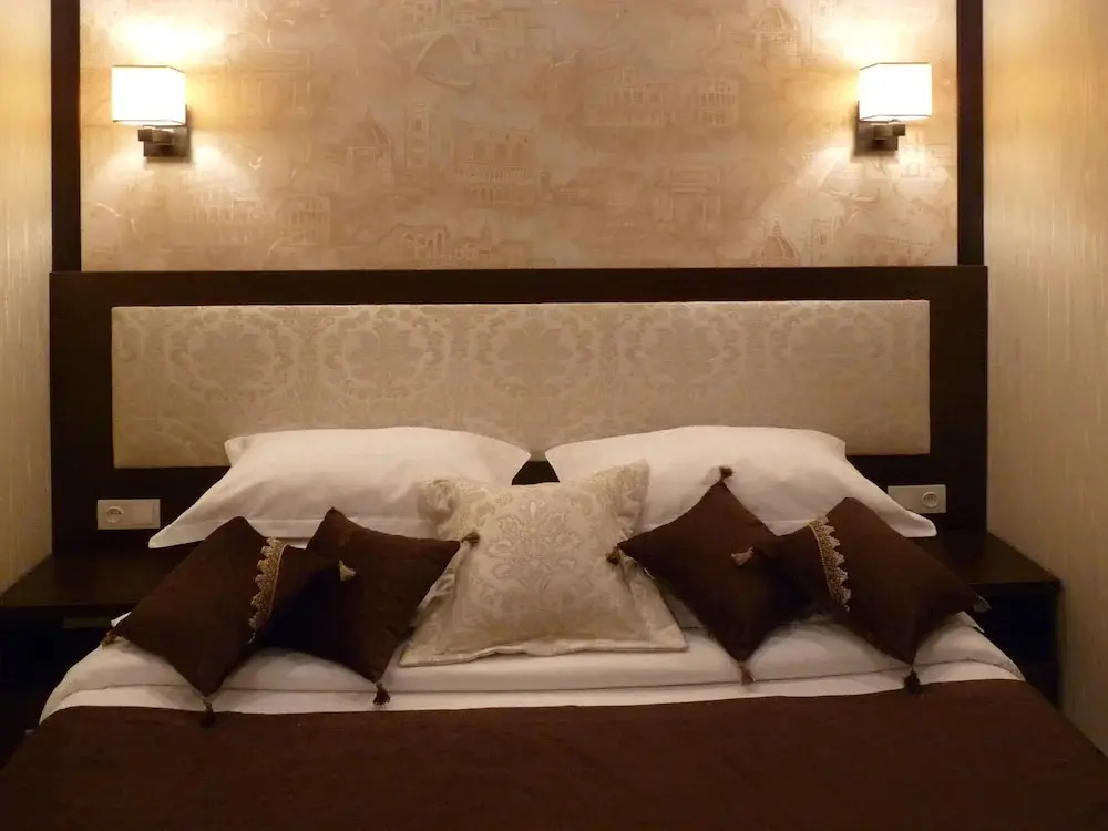 Eney Hotel - Général