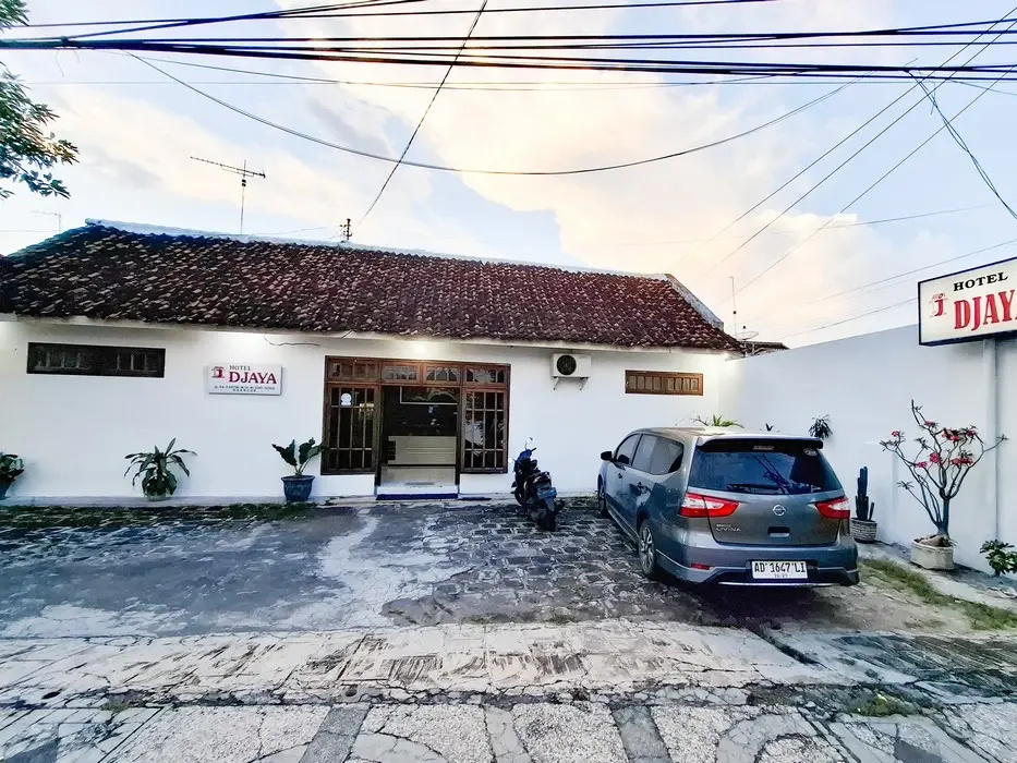 Hotel Djaya RedPartner near Alun Alun Nganjuk
