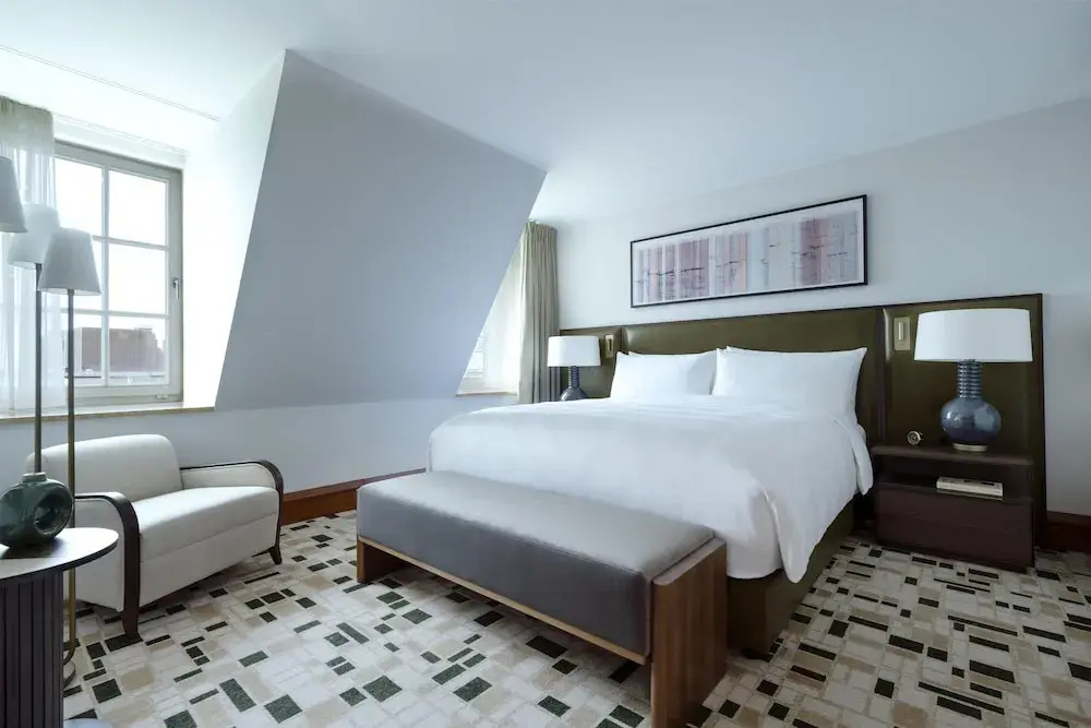 Deluxe Double Studio (full double bed)
