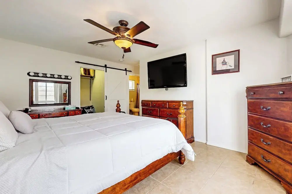 3BR w/ Ping-pong: Near Lake & Golf — фото 2