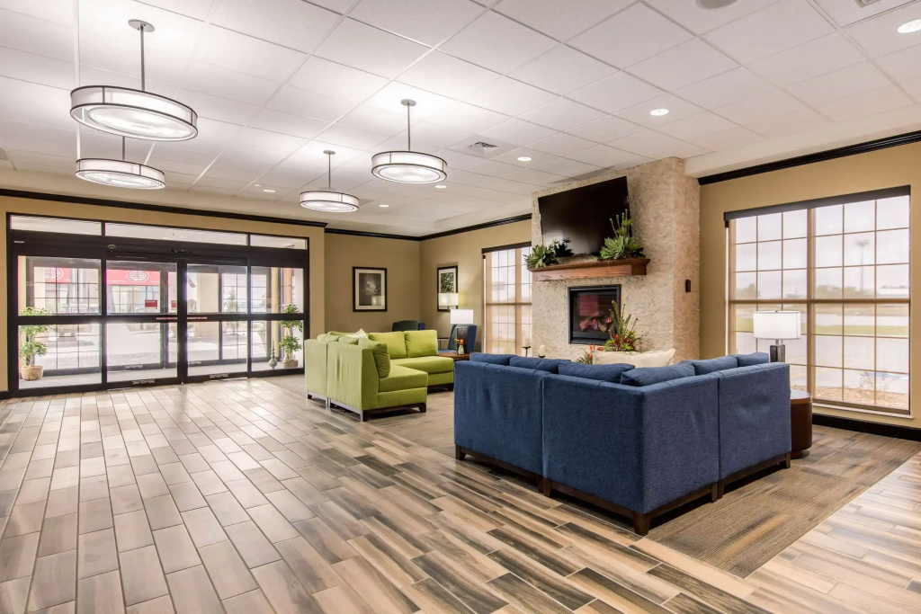 Comfort Suites - фото 2