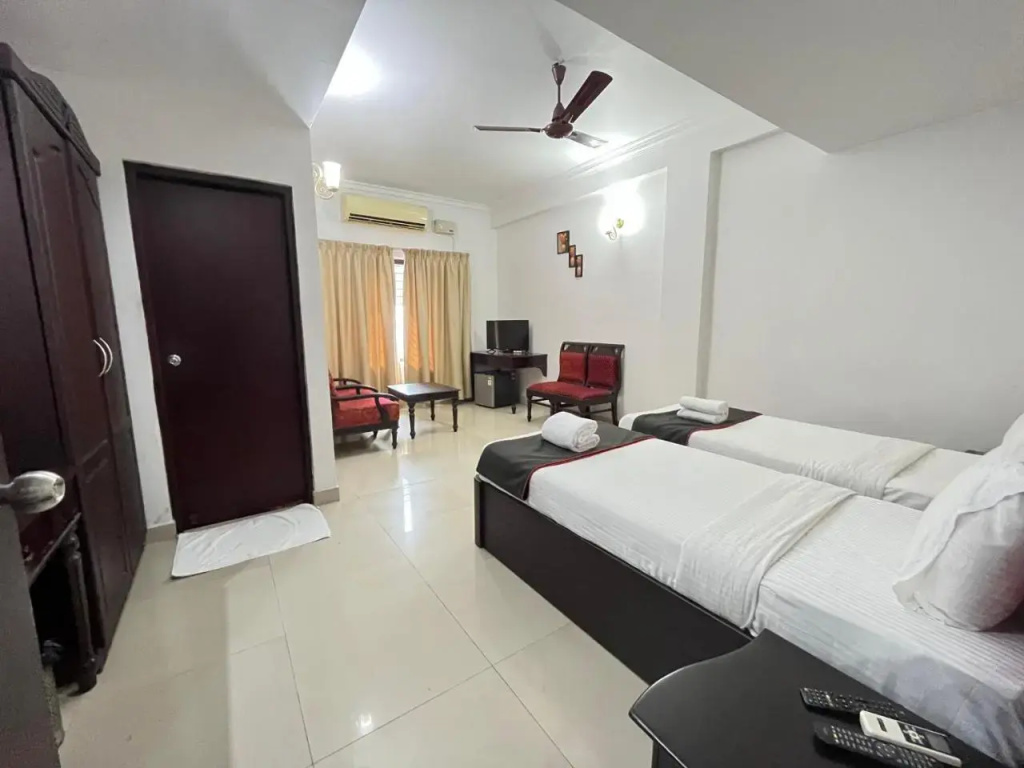 Hotel Gee Bee Palace - фото 2
