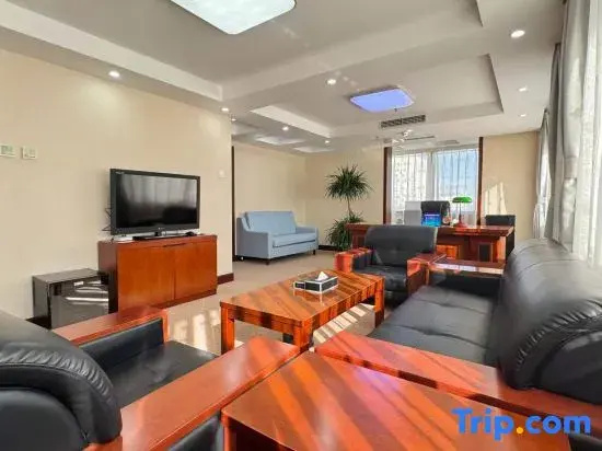 Deluxe Suite