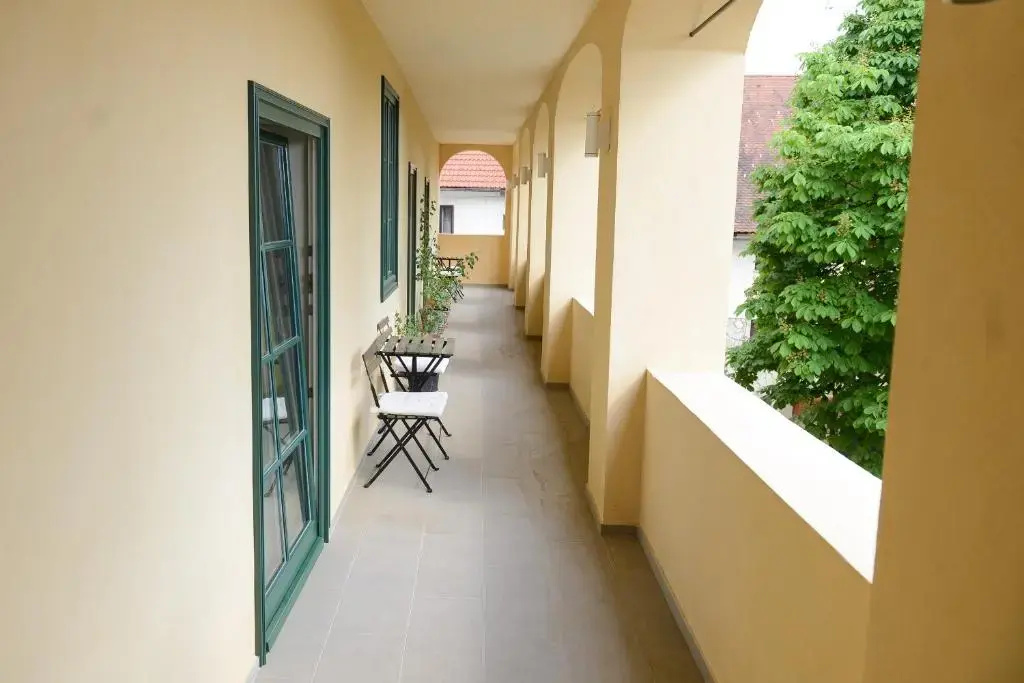 Standard Double room with balcony (full double bed)