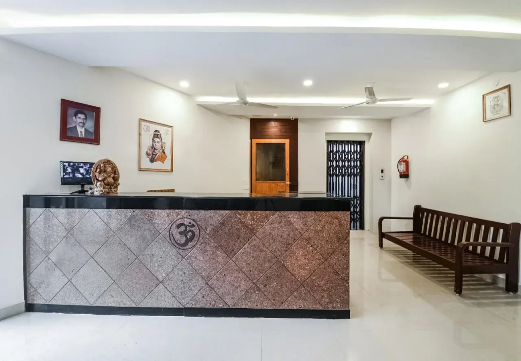 Lobby & Reception