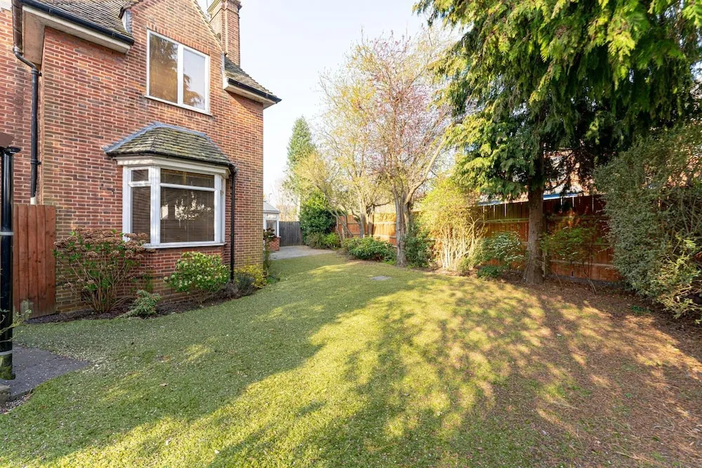 Spacious 3 Bedroom House 10 Mins to Birmingham City Centre