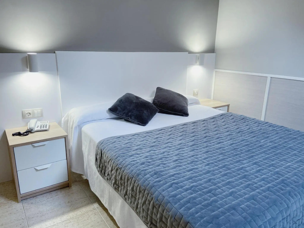 Standard Double room (full double bed)