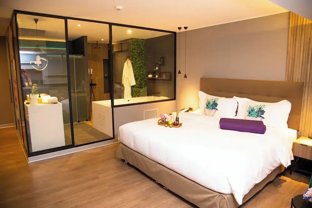 Deluxe Suite